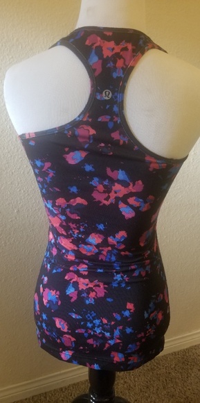 Top - Picture 2 of 2